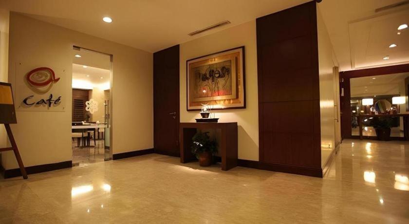 Amorsolo Mansion Hotel Manila Exterior photo